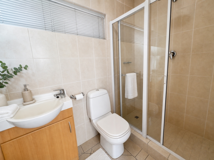 2 Bedroom Property for Sale in Sea Point Western Cape